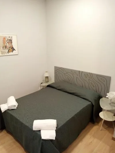 Standaard tweepersoonskamer met eigen badkamer — BINARIO 5